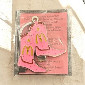 NEW 2025 McDonald’s Shania Twain Pink Cowgirl Boots Keychain Canada EXCLUSIVE